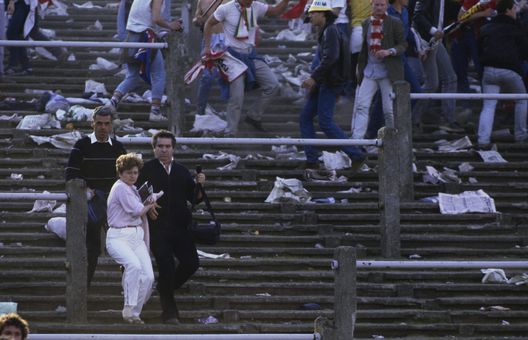 Una foto dello stadio Heysel dopo gli incidenti. (Foto di Bongarts/Getty Images) Heysel, a 40 anni dalla tragedia il Liverpool inaugura un nuovo monumento commemorativo- immagine 2