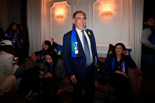 MILAN, ITALY - APRIL 28: Ignazio La Russa, President of the Senate of the Republic, attendsthe FC Internazionale Victory Parade at Piazza Duomo on April 28, 2024 in Milan, Italy.(Photo by Stefano Guidi-FC Internazionale/Inter via Getty Images) la-russa-gattuso-nuovo-ct-auguri-ma-i-simboli-del-nostro-calcio-sono-altri-news