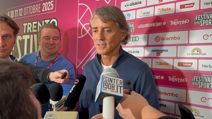 Roberto Mancini pronto a tornare in panchina, Romano svela: “Ecco l’offerta sul tavolo” Mancini