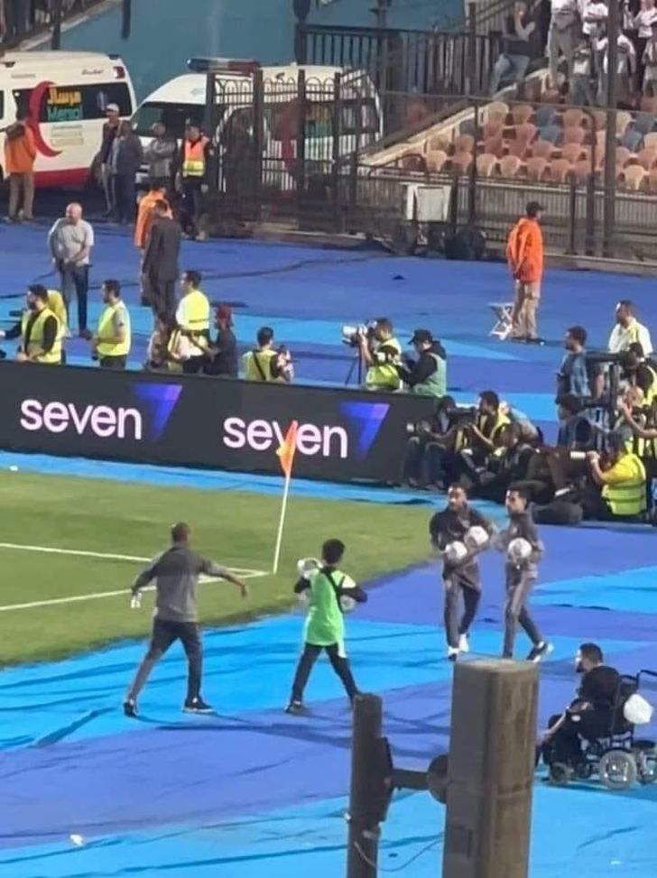 Ultimi minuti caldissimi al derby del Cairo: i raccattapalle nascondono i palloni…- immagine 2