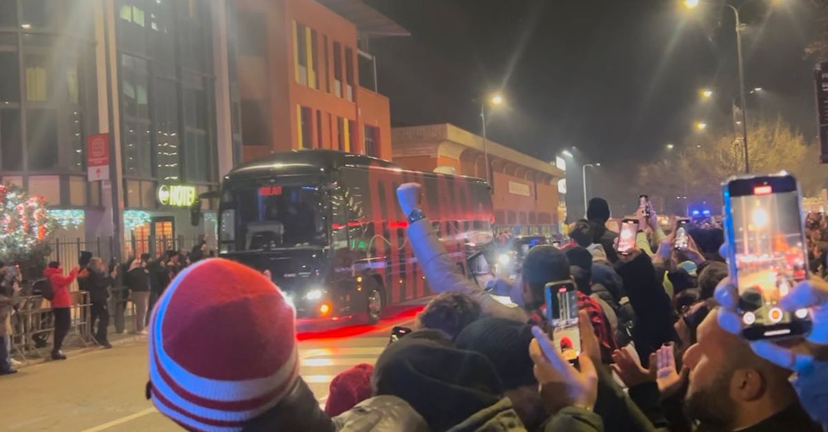 VIDEO – Milan Roma, pullman rossonero arrivato a San Siro | PM News