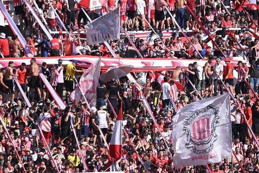 Estudiantes, sanzione durissima dell’AFA a giocatori e Veron per il “pasillo de honor” di spalle- immagine 3