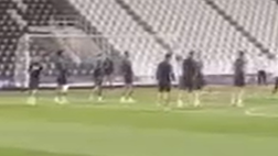 Allarme Cajuste: fasciatura al ginocchio durante la seduta d’allenamento