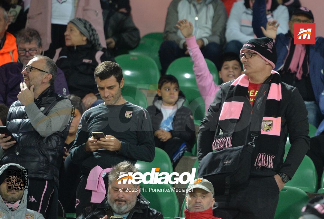 FOTOTIFO Palermo-Brescia 1-0, gli scatti ai tifosi al “Renzo Barbera” (GALLERY) - immagine 34