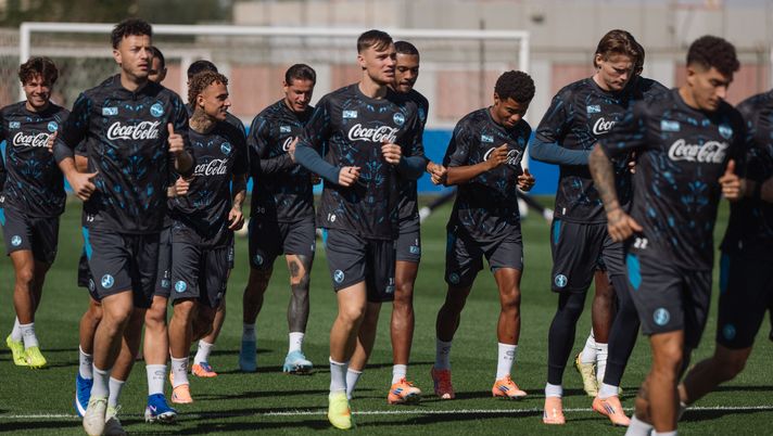 RIYADH, SAUDI ARABIA - DECEMBER 17: SSC Napoli players during the morning training session at Riyadh Club Stadium on December 17, 2025 in Riyadh, Saudi Arabia. (Photo by SSC NAPOLI/SSC NAPOLI via Getty Images) Dall’Inghilterra – Il Liverpool cerca il sostituto di Konatè: piace un azzurro! - immagine 1