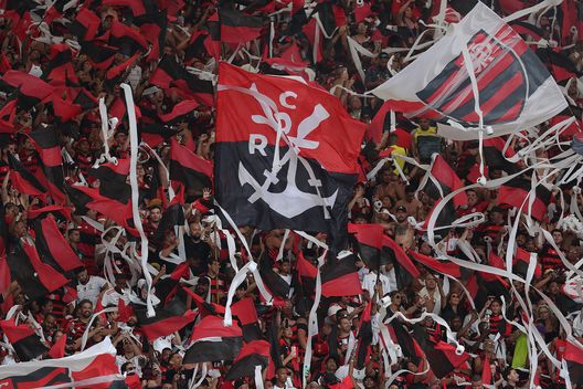RIO DE JANEIRO, BRASILE - I tifosi del Flamengo. (foto di Wagner Meier/Getty Images) Guai per Alfredo Almeida: il neo ds delle giovanili del Flamengo accusato di razzismo- immagine 2