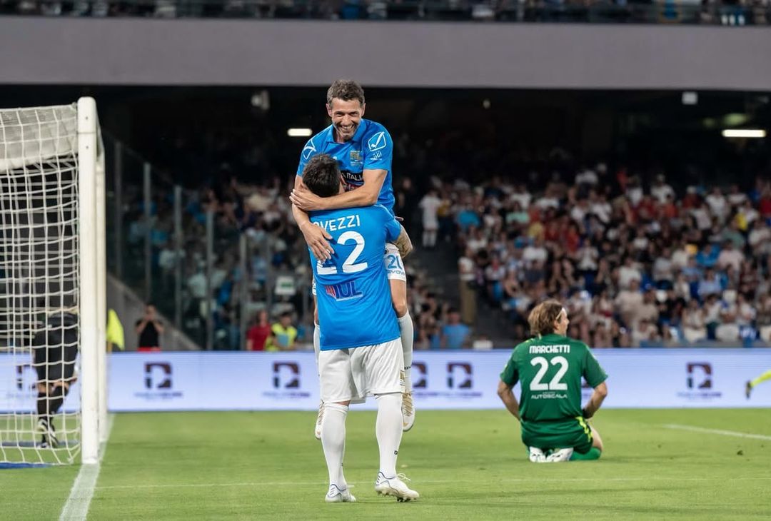 Lavezzi pazzo di Napoli: “Di nuovo a casa! Vi porterò sempre nel cuore” – GALLERY - immagine 2
