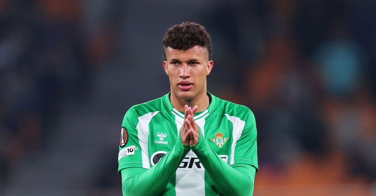 Flirt con la figlia di Joaquin: caos al Betis, sospeso Nelson Deossa