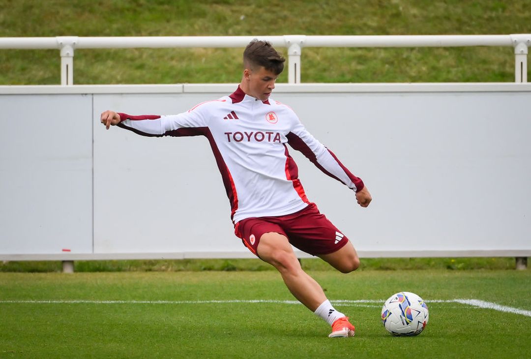 Ritiro Roma, Dovbyk scalda i motori: le indicazioni di De Rossi – FOTO GALLERY - immagine 53