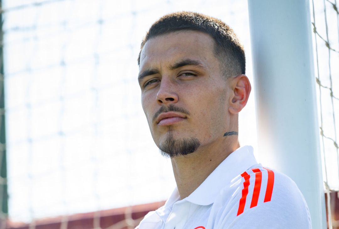 Trigoria, la firma e il primo allenamento di Enzo Le Fée con la Roma – FOTO GALLERY - immagine 15