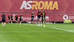 VIDEO – Rifinitura a Trigoria: Dybala palleggia con Azmoun. De Rossi incita la squadra