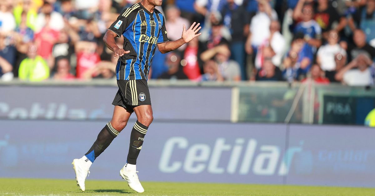 Milan Pisa, Cuadrado: “Bello sentire i fischi e poi fare gol” Milan Pisa, Cuadrado: “Bello sentire i fischi e poi fare gol”