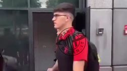 Torino-Milan, rossoneri in partenza dalla sede verso la Mole | VIDEO