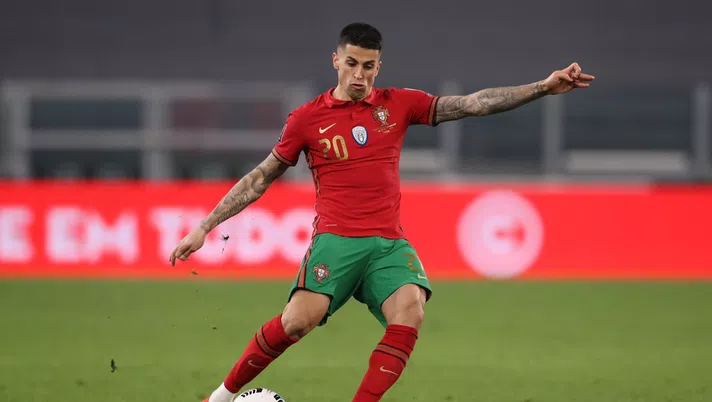 Barcellona, altro che debiti: preso Cancelo! Il terzino in viaggio verso la Catalogna - immagine 1