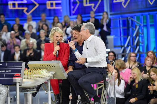 Mediaset Bonolis conferma: “Presto lavorerò un po’ con Maria De Filippi”- immagine 2