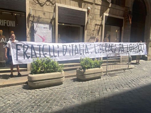 Lazio, altro striscione contro Lotito: l’appello si allarga al centrodestra – FOTO- immagine 2