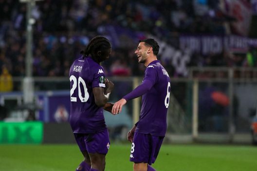 GERMOGLI PH: 17 APRILE 2025 FIRENZE STADIO ARTEMIO FRANCHI CONFERENCE LEAGUE FIORENTINA VS CELJE NELLA FOTO GOL MANDRAGORA ESULTANZA Tuttosport: “La Fiorentina si spaventa. Ma Moise Kean è straordinario”- immagine 2