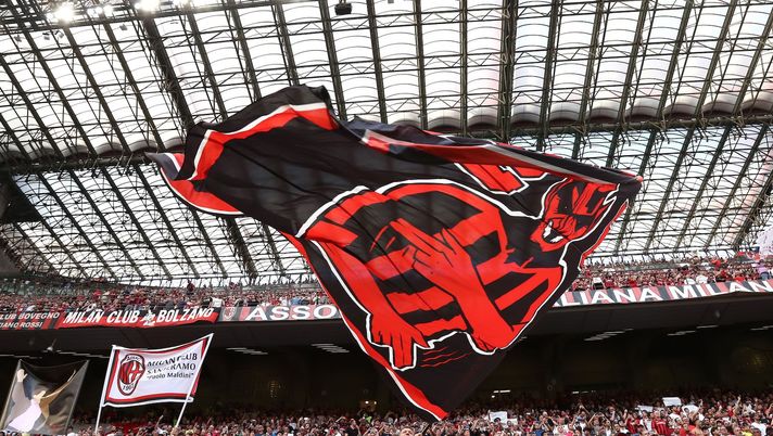 I tifosi rossoneri della Curva Sud Milano durante Milan-Atalanta 2-0 (Serie A 2021-2022) | News (Getty Images) AC Milan Curva Sud Milano Milan-Atalanta 2-0 Serie A 2021-2022