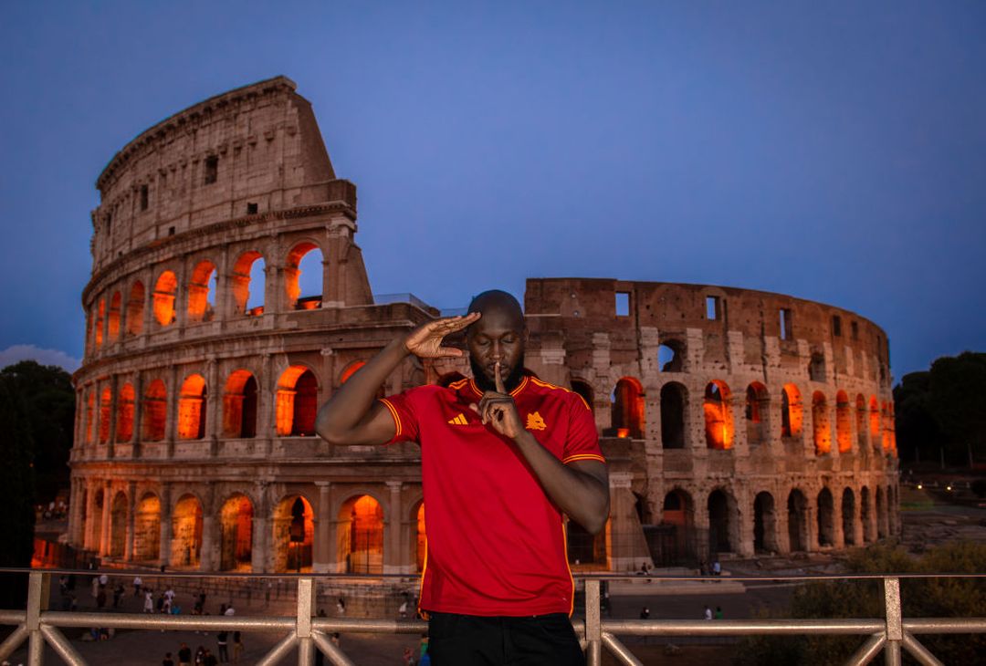 Roma, Lukaku è ufficiale: i primi suggestivi scatti in giallorosso – FOTO GALLERY - immagine 26