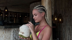 Nicole Confortin, profilo bollente. L’ex lady Pinamonti mostra il suo lato più sensuale