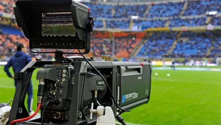 Serie A, corsa ai diritti tv: Dazn, Sky e le altre in lotta per il prossimo ciclo Serie A, corsa ai diritti tv: Dazn, Sky e le altre in lotta per il prossimo ciclo - immagine 1