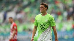 Wolfsburg, Behrens non firma maglia della comunità Lgbtqi+. Poi si scusa…