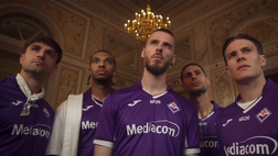 VIDEO – Una notte al museo… in viola. I giocatori palleggiano tra le statue