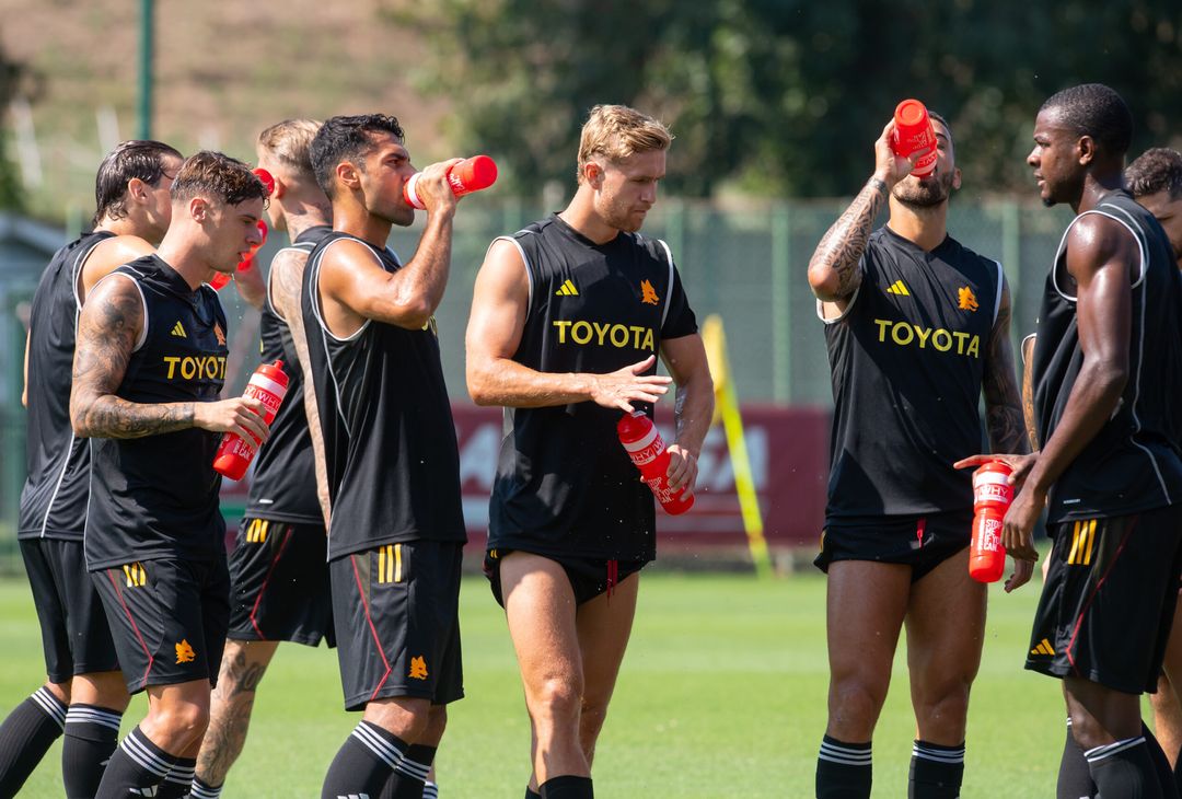 La Roma torna ad allenarsi in vista della sfida contro il Verona – FOTO GALLERY - immagine 26