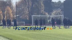 VIDEO FCIN1908 / Inter, torello in allenamento e standing ovation per Barella