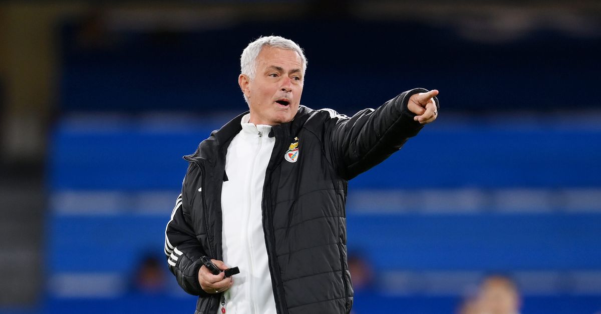 Mourinho coccola il Benfica: "Uno dei gruppi migliori avuti in carriera"