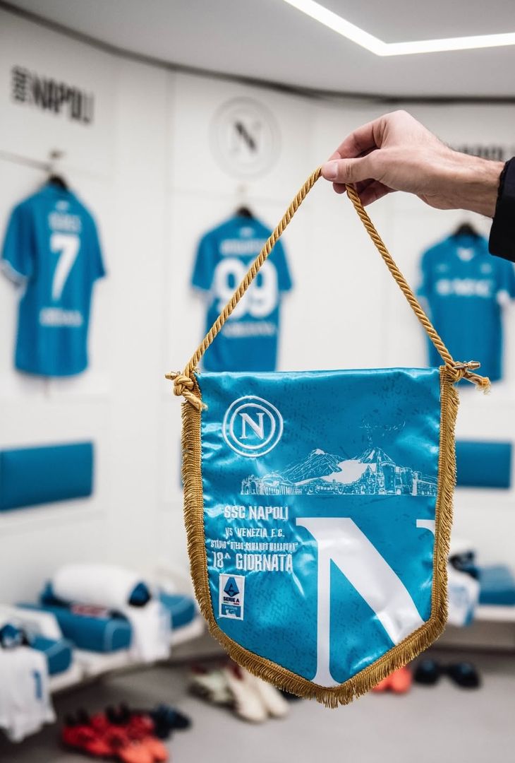 GALLERY Tutto pronto nello spogliatoio: scelto il colore della maglia del Napoli! - immagine 5