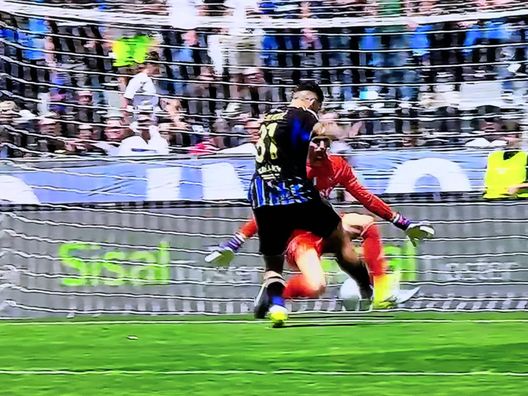 LIVE Pisa-Napoli 0-2: Leris di testa non inquadra la porta - immagine 2