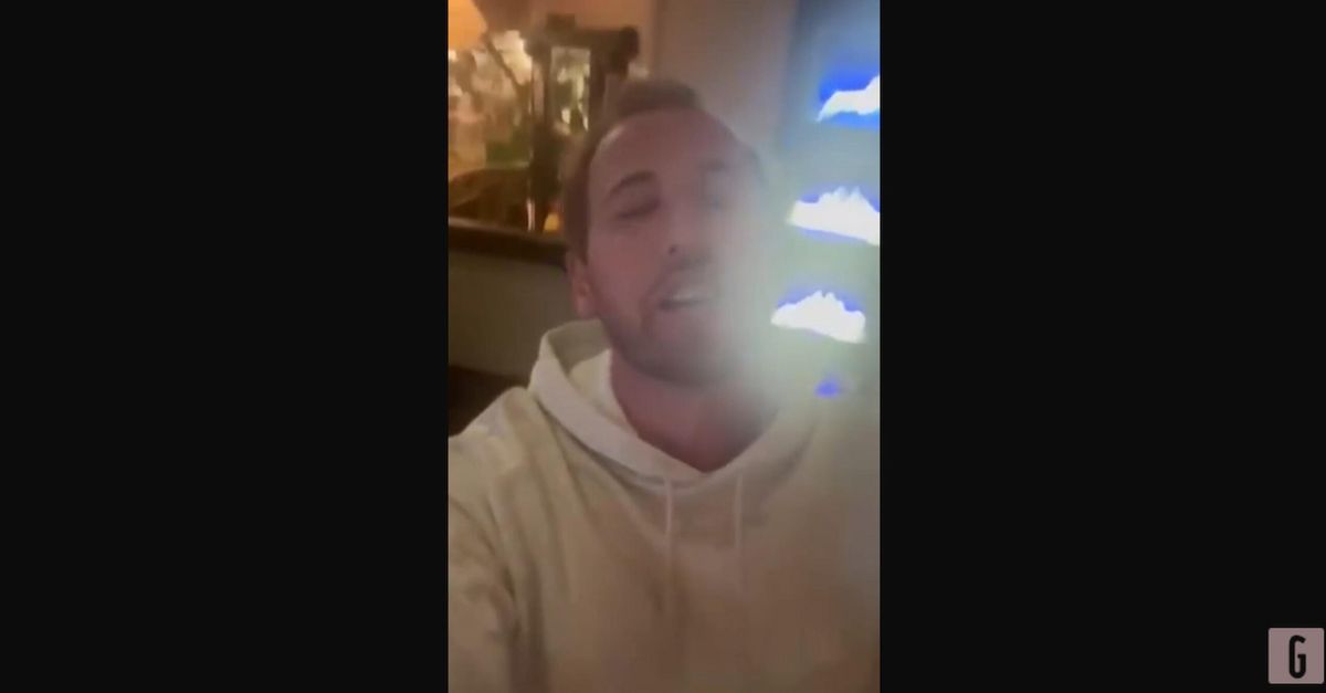 VIDEO Kane da Golssip.it video kane festeggia il suo primo trofeo l esultanza è tutta da ridere