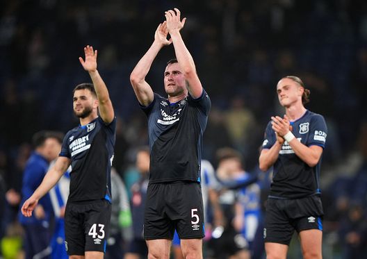 Rangers, protesta dei tifosi a Porto: il club promette interventi dopo i disagi al Dragão- immagine 2