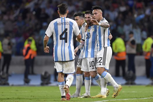 Doppietta con l’Argentina e nuovo traguardo: Lautaro Martinez supera Hernan Crespo- immagine 2
