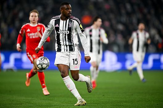 Torino, Italia - 21 gennaio 2026: Pierre Kalulu durante la partita tra Juventus e Benfica. (Foto di Daniele Badolato - Juventus FC/Juventus FC via Getty Images) Juventus, Kalulu: “Scudetto? Ancora lunga. Ricordo le parole di Maignan”- immagine 2