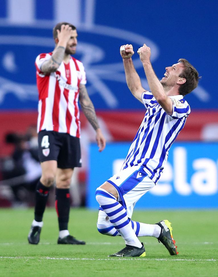 Nacho Monreal esulta dopo la vittoria in Coppa del Re contro l'Athletic Bilbao (Photo by Fran Santiago/Getty Images) Osasuna-Real Sociedad, da Merino a Nacho: i doppi ex del Derbi Vasco- immagine 3