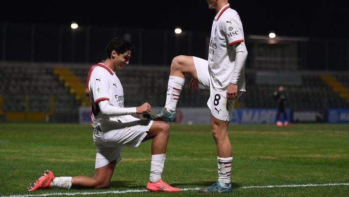 SASSUOLO, ITALY - DECEMBER 18: Emanuele Sala of AC Milan celebrates after scoring his team second goal during the Primavera 1 match between Sassuolo U20 and AC Milan U20 at Enzo Ricci Stadium on December 18, 2024 in Sassuolo, Italy. (Photo by AC Milan/AC Milan via Getty Images) Mercoledì rossonero, Primavera e Milan Futuro: gioie e dolori - immagine 1