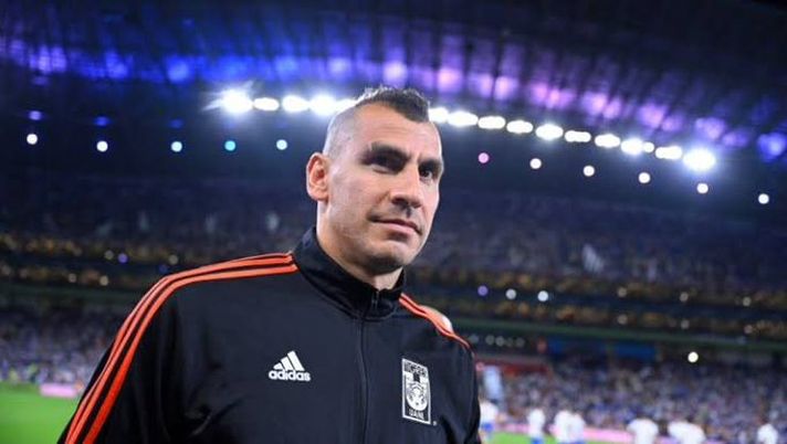 La Federcalcio messicana indaga su Nahuel Guzmán per l’uso del laser nel Clásico Regio - immagine 1