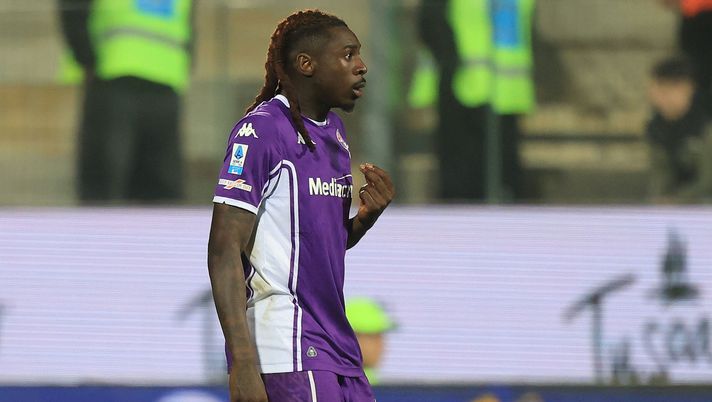FLORENCE, ITALY - MARCH 22: Moise Kean of ACF Fiorentina reacts during the Serie A match between ACF Fiorentina and FC Internazionale at Artemio Franchi on March 22, 2026 in Florence, Italy. (Photo by Gabriele Maltinti/Getty Images) Repubblica: “L’attacco un nodo grande così. Dubbi su Kean e Piccoli” - immagine 1