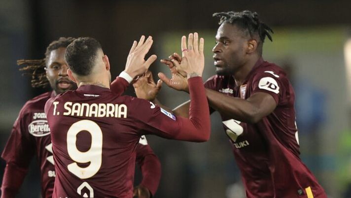 EMPOLI, ITALY - APRIL 6: Duvan Zapata of Torino FC celebrates after scoring a goal with Antono Sanabria of Torino FC during the Serie A TIM match between Empoli FC and Torino FC - Serie A TIM at Stadio Carlo Castellani on April 6, 2024 in Empoli, Italy.(Photo by Gabriele Maltinti/Getty Images) Torino, pari con il Lione in amichevole. Male in attacco, un difensore sorprende: i top e flop - immagine 1
