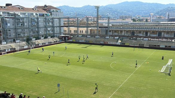 Filadelfia, allenamento a porte aperte: circa 2000 tifosi, si ferma Anjorin - immagine 10