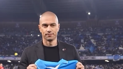 VIDEO Inler torna a Napoli: l’omaggio del club partenopeo all’ex centrocampista