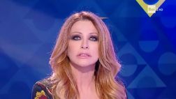 Paola Ferrari: “Anche io vittima di video hard creati con AI. Bisogna…”