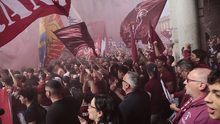 Torino, la manifestazione del popolo: in 20mila in marcia per contestare Cairo - immagine 1