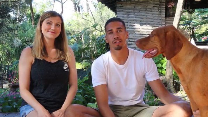 Smalling, il dolce messaggio della moglie: “14 anni insieme, momenti pieni d’amore” - immagine 1