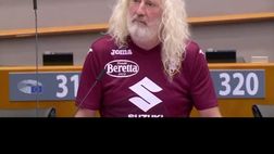 VIDEO – “Juve m..da” al parlamento europeo. Ecco l’incredibile scena