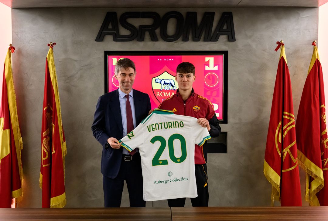 Roma, i primi scatti di Venturino con la maglia giallorossa – FOTO GALLERY - immagine 9