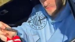 Milan, Gimenez a Milanello firma autografi ai tifosi | PM NEWS