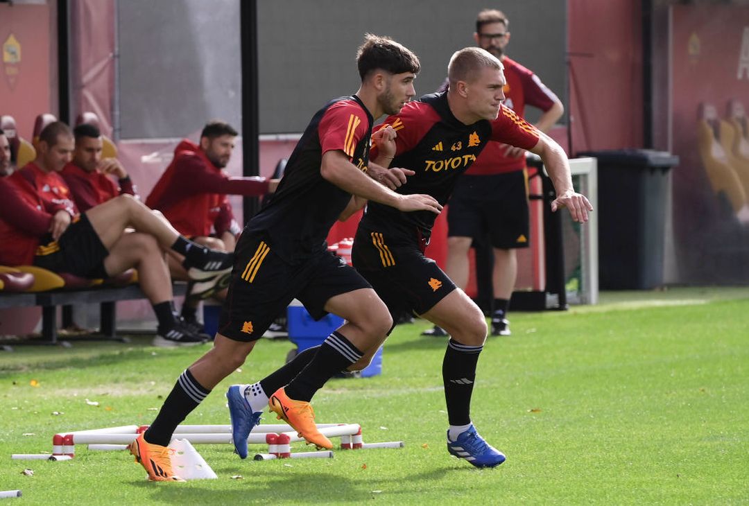 Trigoria Giallorossi Al Lavoro In Vista Di Roma Slavia Praga Foto